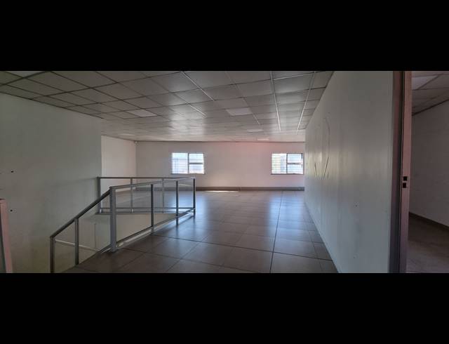 332M² OFFICE TO LET IN ROSSBURGH
